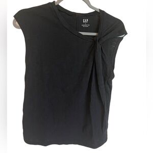 GAP Women's Elegant Black Muscle Tee